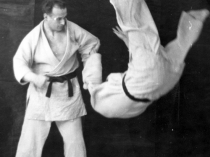 Moshé Feldenkrais training in judo